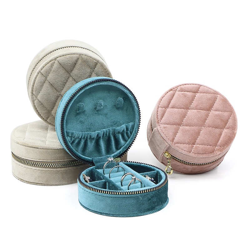 Round Diamond Velvet Travel Je - Travel Accessories Display avaliação e preço