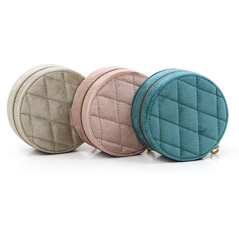 Round Diamond Velvet Travel Je - Travel Accessories Display avaliação e preço
