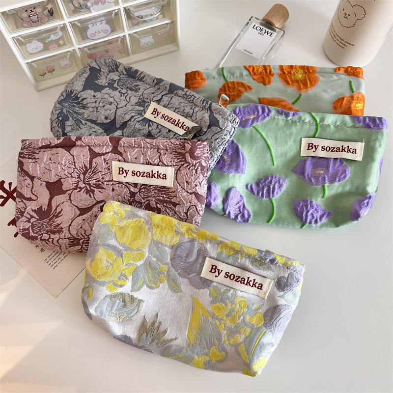 French Embossed Flowers Travel - Travel Accessories Kit For Women avaliação e preço