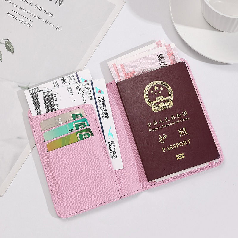 Hello Kitty Women Passport Cov - Qantas Travel Accessories avaliação e preço